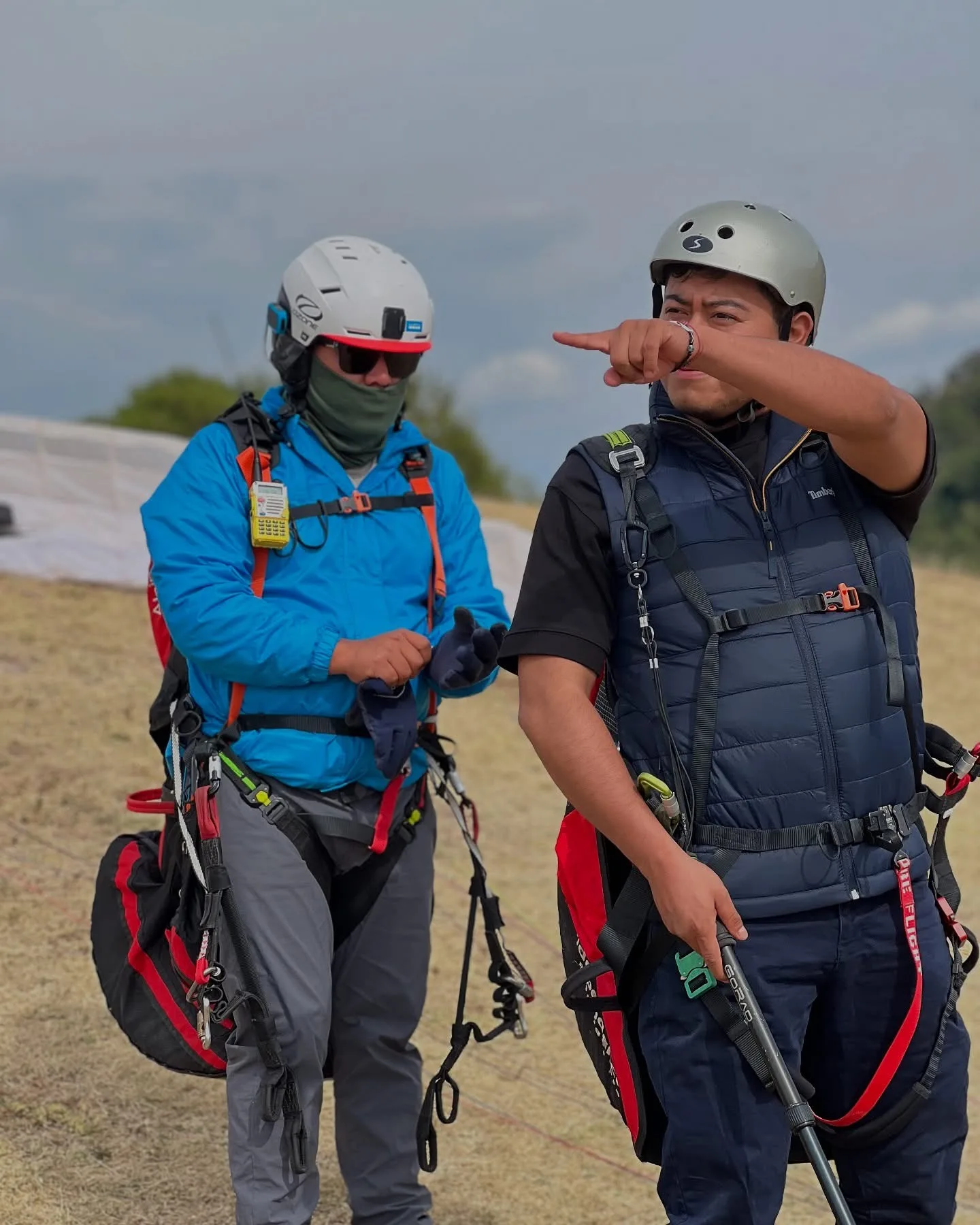 Preparación y equipo para vuelo en parapente